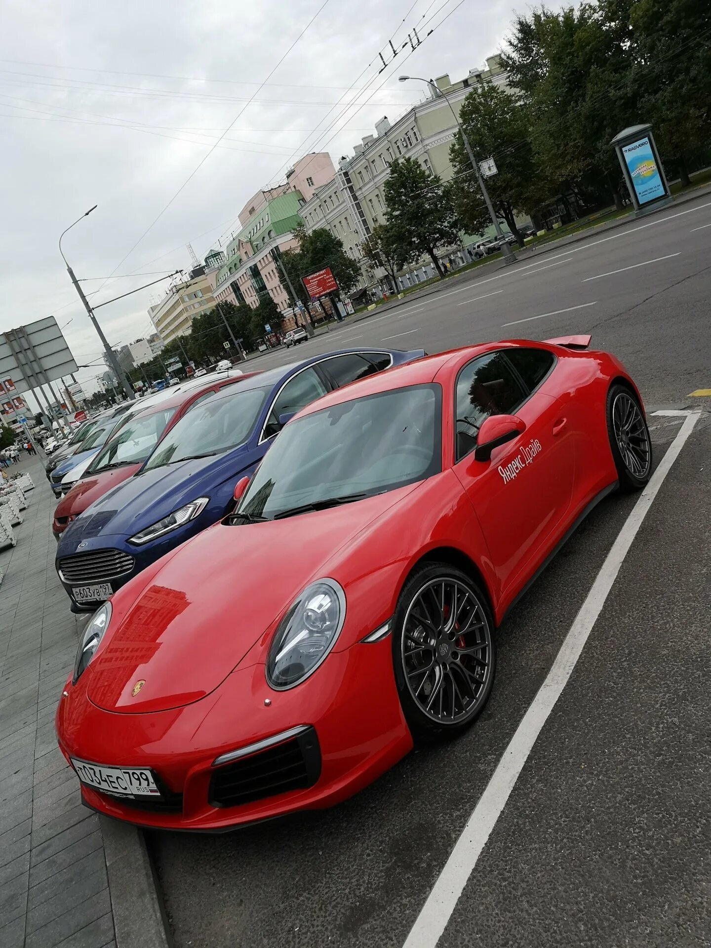 Porsche 911 Cayman. Порше 911 каршеринг. Порше 911 в Монако. Красный каршеринг