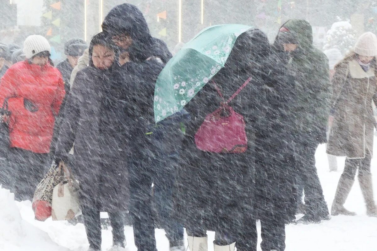 Сильный снег. Сильнейший снегопад в Москве. Снегопад Москва метель. Сильные снегопады в России.