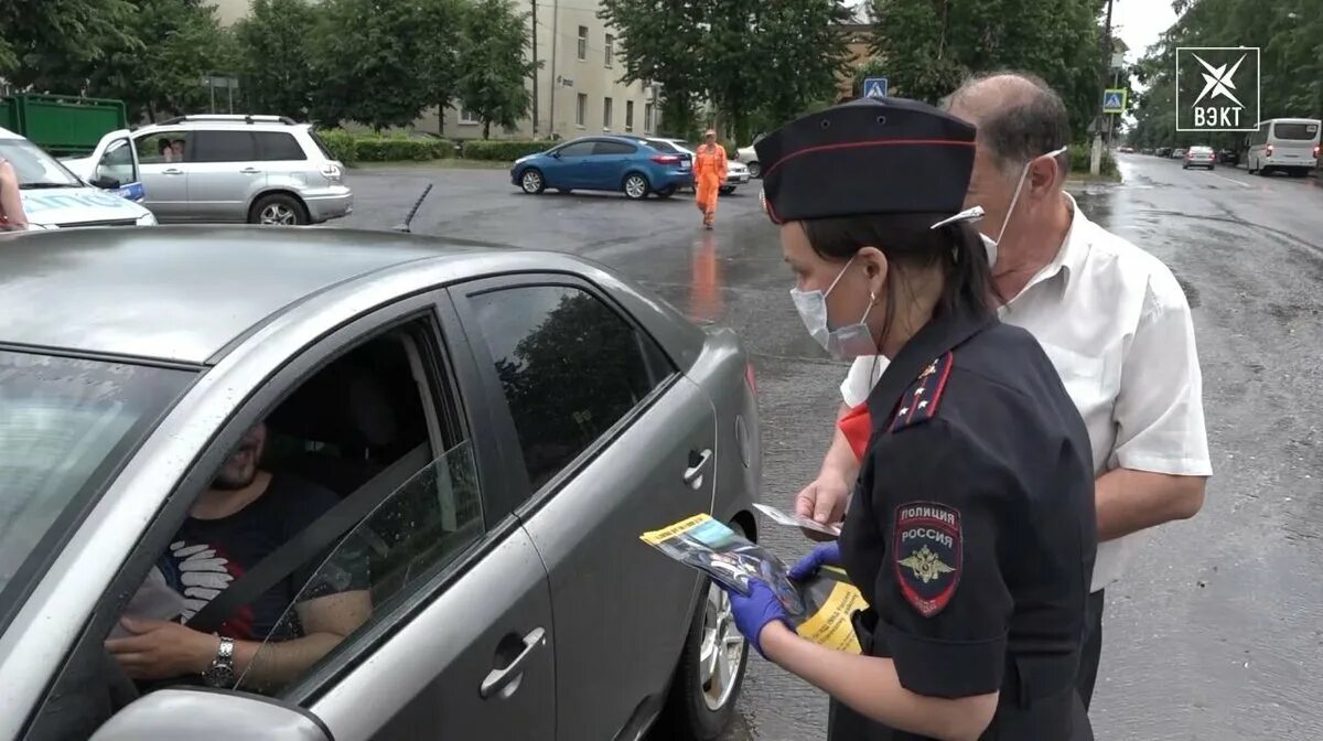 Проверка машины гаи. ГИБДД проверяет таксиста. Мед служба ДПС проверка. Тест с ДПС для детей. Госавтоинспекция провели 0 промиль.