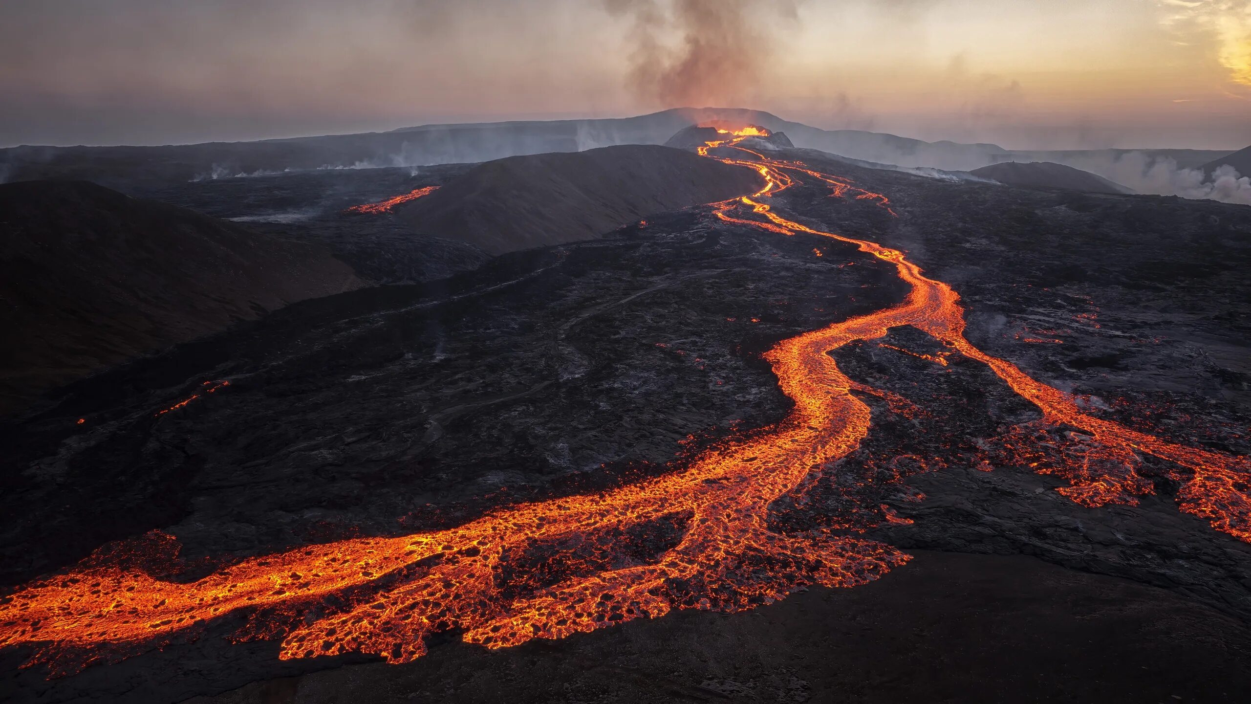 Извержение вулкана сакурадзима. Горячий вулкан. Вулкан лава. Национальный парк гавайские вулканы. Исландия вулканы исландии.