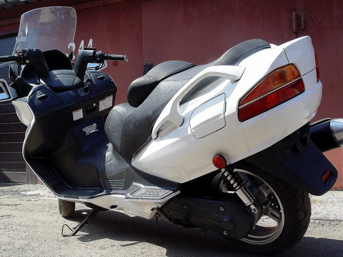 Suzuki burgman skywave 650. Suzuki skywave 2019. Suzuki skywave 650. Skywave 650. Suzuki burgman 650 top speed.