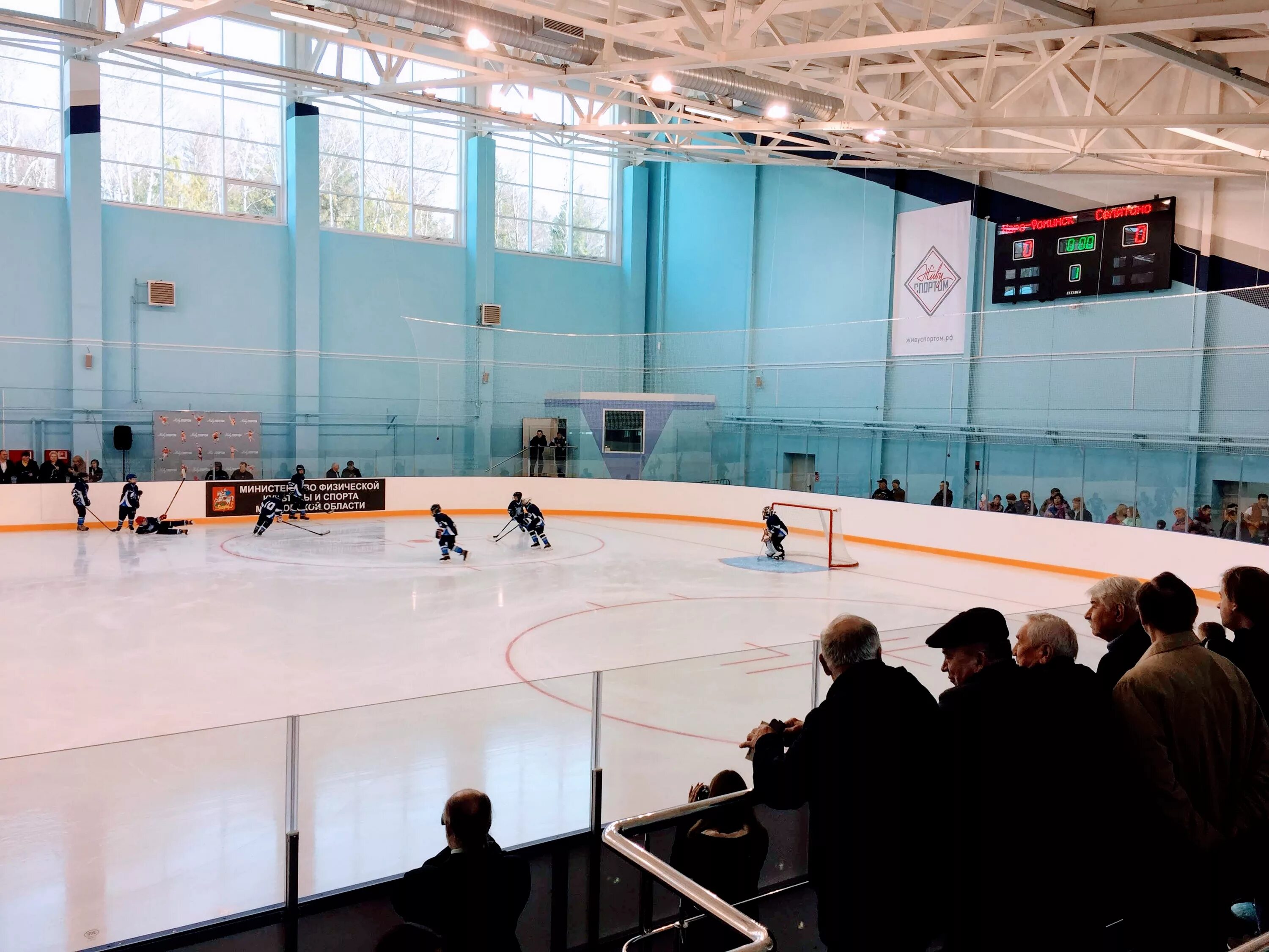 Ледовый каток шахтинец. Мышкина. Ледовая арена селятино. Селятино ледовый дворец им. Ледовая арена селятино.