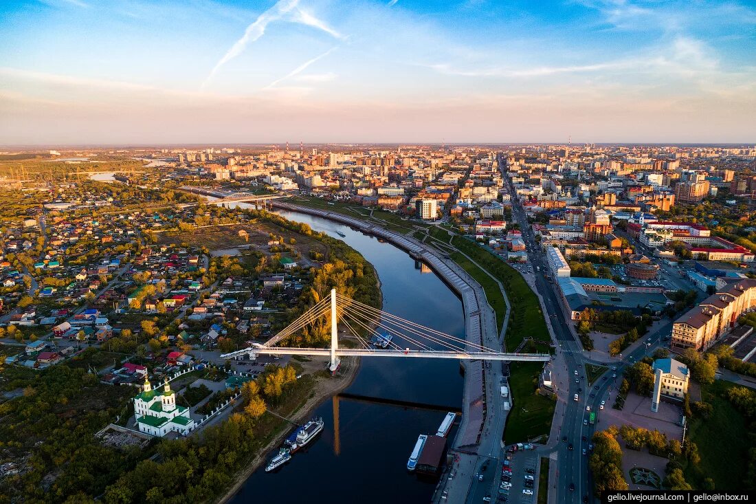 Место в городе по фотографии. Тюмень столица Тюменской области. Тюмень с высоты птичьего полета. Тюмень центр города. Тюмень панорама.