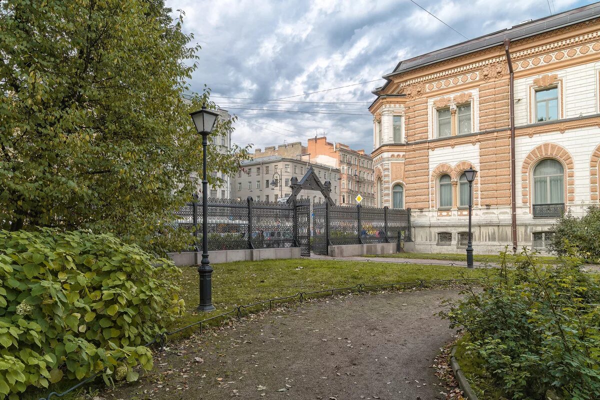 Сангальский сад Санкт-Петербург. Сангальский сад на Лиговском проспекте. Сан-Галли Санкт-Петербург парк. Садик Сан Галли Санкт Петербург. Сан гали в питере сад