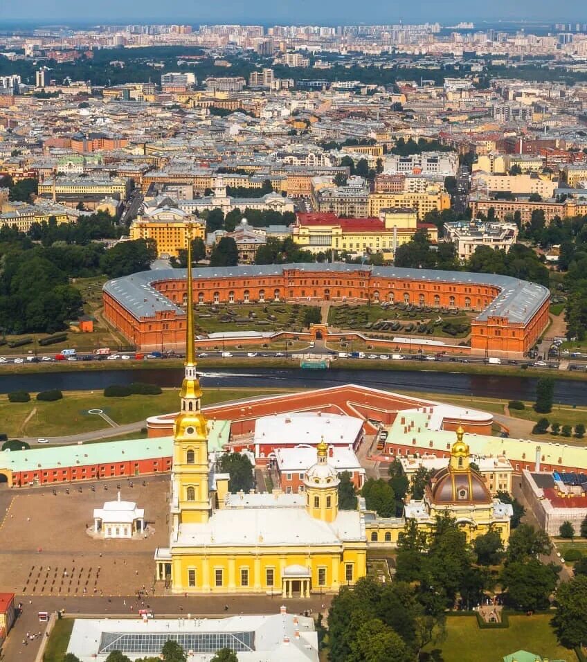 Вертолеты над санкт петербургом. Вертолет над Питером. Полет над Санкт Петербургом. Вертолеты над Санкт-Петербургом сейчас. Желто синий вертолет над Санкт Петербургом.