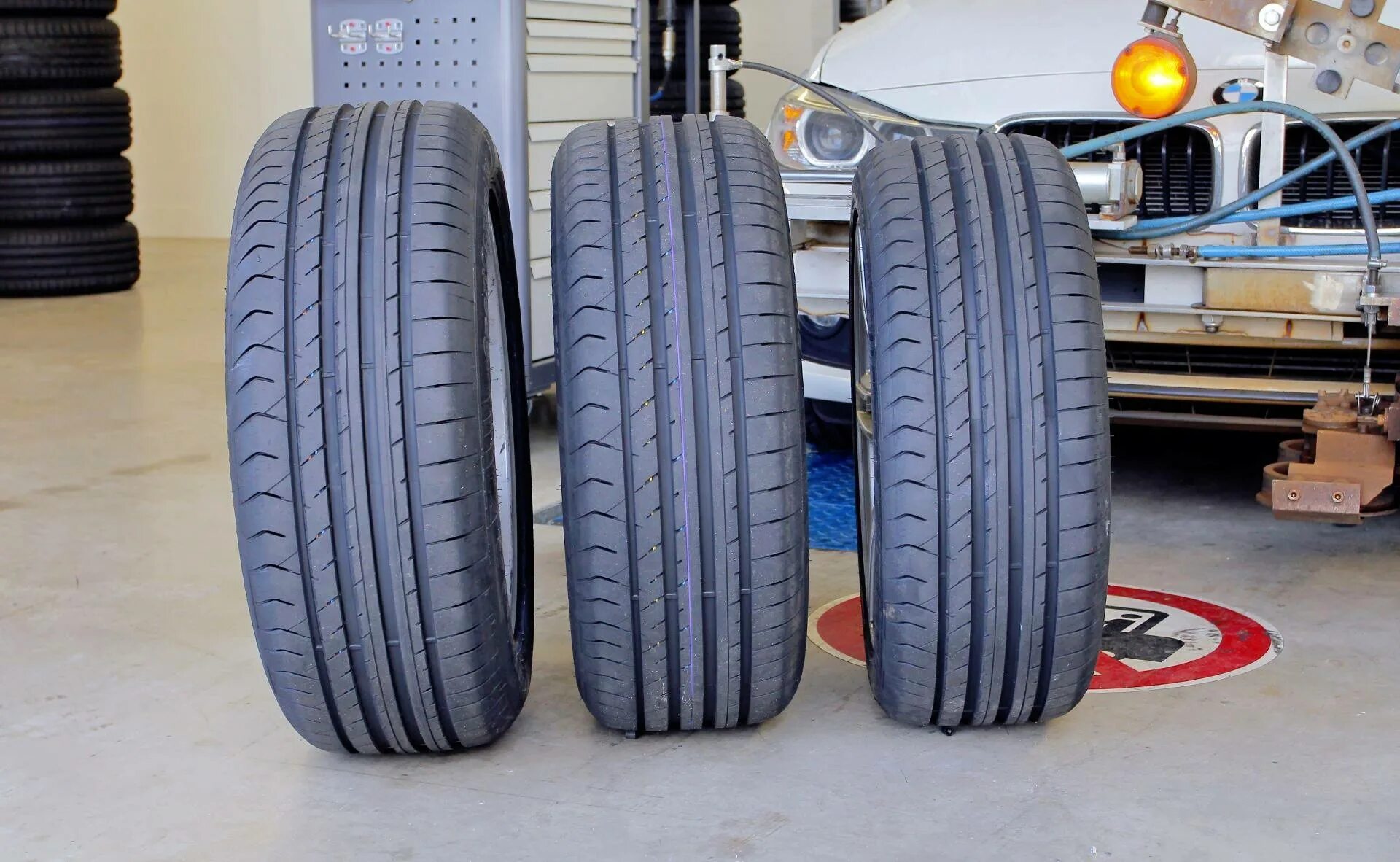 PALLYKING 215 45 17. 215/45 R18 Prius 50. 225/40 R17. Триангл р17 225 65. Купить резина 225 65 р17