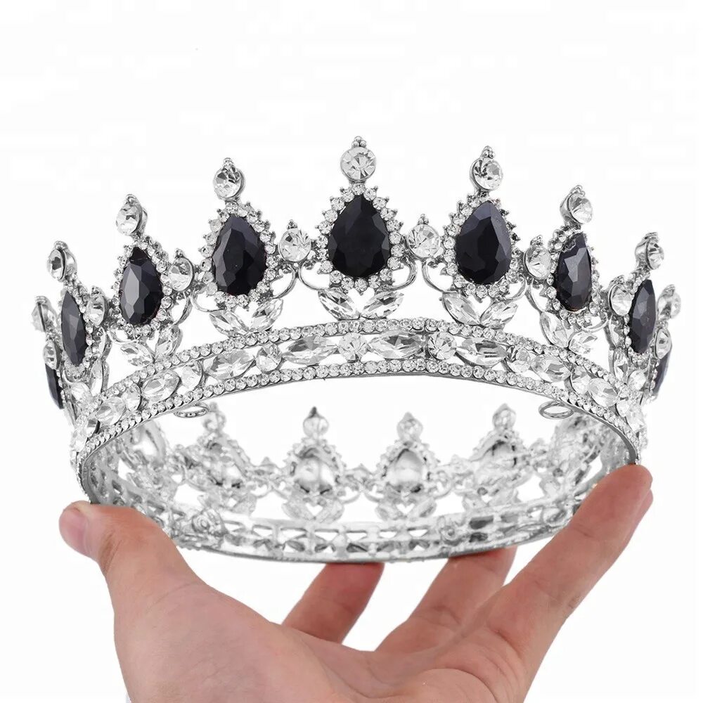 тиара в стиле барокко королевская. платиновая корона. свадебная корона. королевская корона из белого. эстетика белая корона тиара.