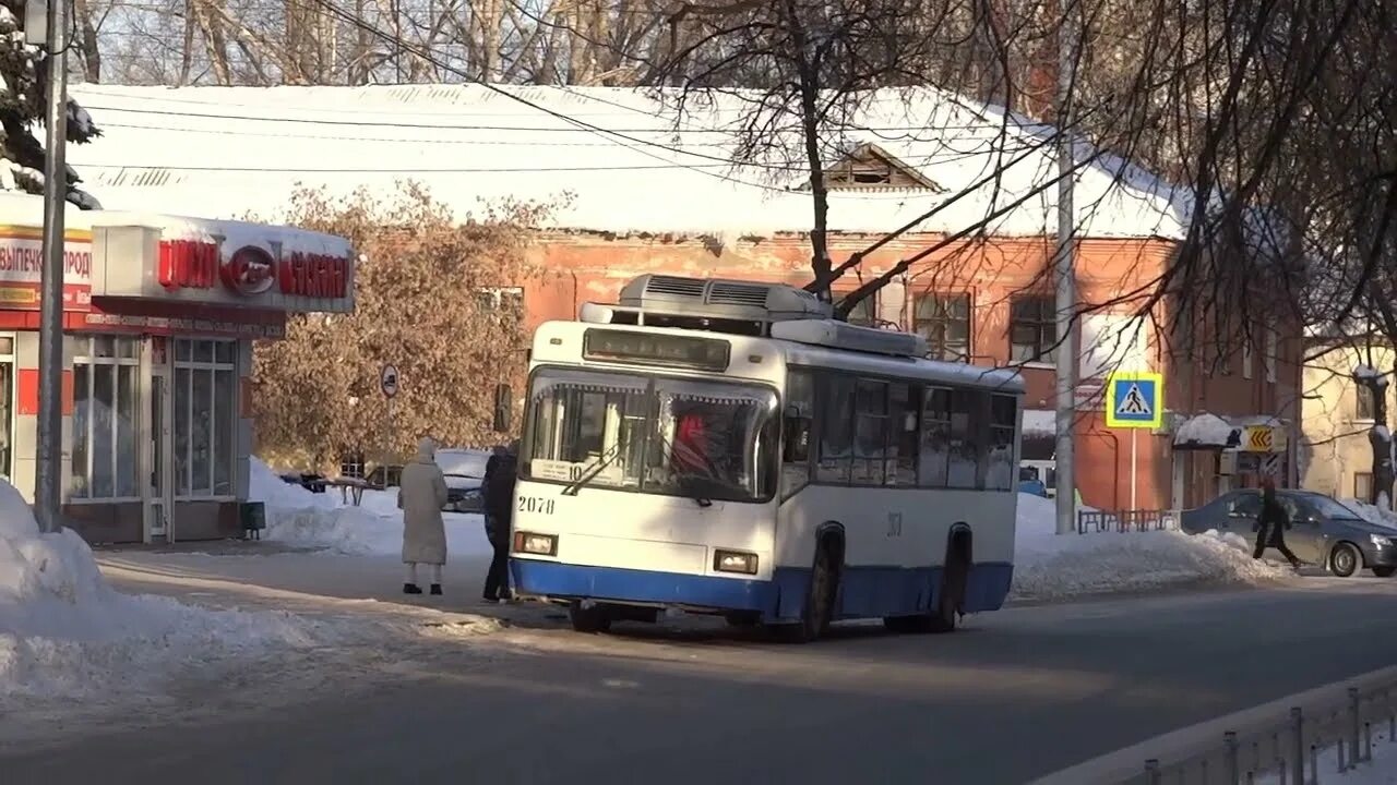 Черниковка ДК УМПО. Транспорт Уфа. Город. Улица. Транспорт. Новогодний троллейбус 14. 14 апреля уфа