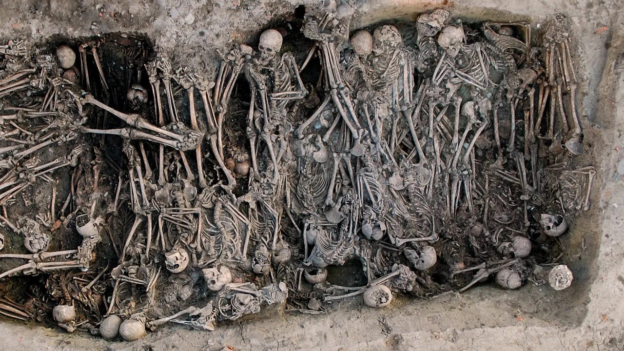 Захоронения скифов курган. Как выглядит могильник. Филипповские курганы в оренбургской области. Майкопский курган раскопки. Скифские захоронения в крыму.