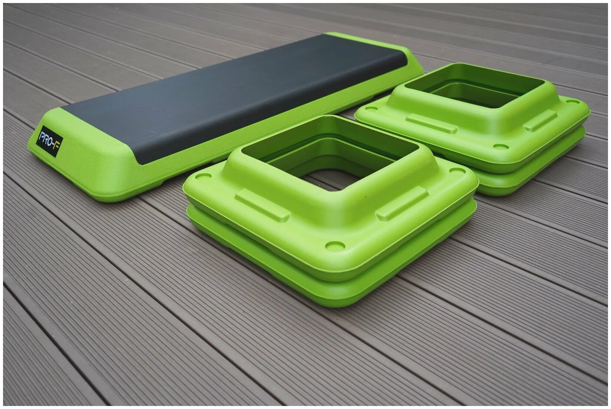 аэробика на белом фоне. степ платформа pro-f stepfit, 110х41, зеленый. золотая карточка hit fitness. степ-платформа club step original, profi-fit. джин миллер степ аэробика.