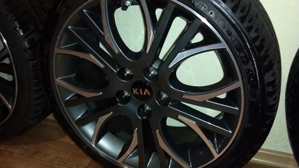 Купить шины 18 радиус. R17 диски Kia литые. R19 5x114.3 Kia. Литые диски на Киа СИД 16 радиус. Диски Киа r18.