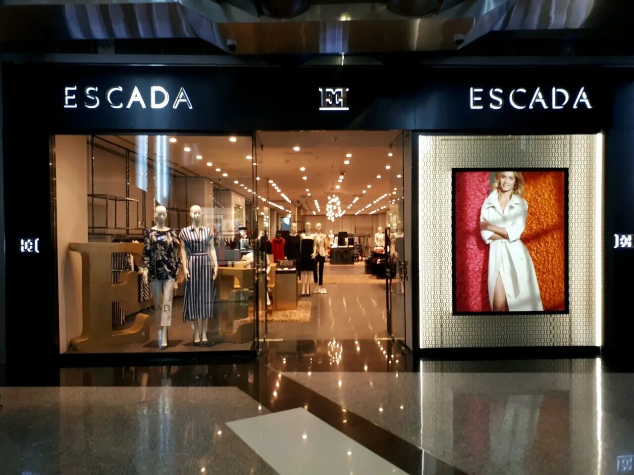 Escada магазин. женская одежда охотный ряд. тг модный сезон охотный ряд. женская одежда охотный ряд. магазин матрешка охотный ряд одежда каталог.