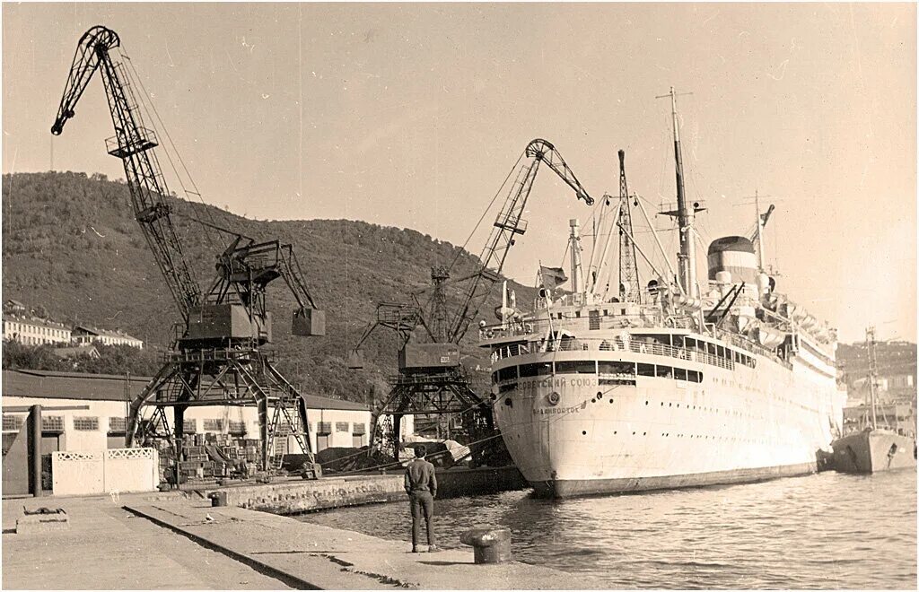 Пароходы ссср. Пароходы Дальневосточного морского пароходства. Теплоход Советский Союз ДВМП.