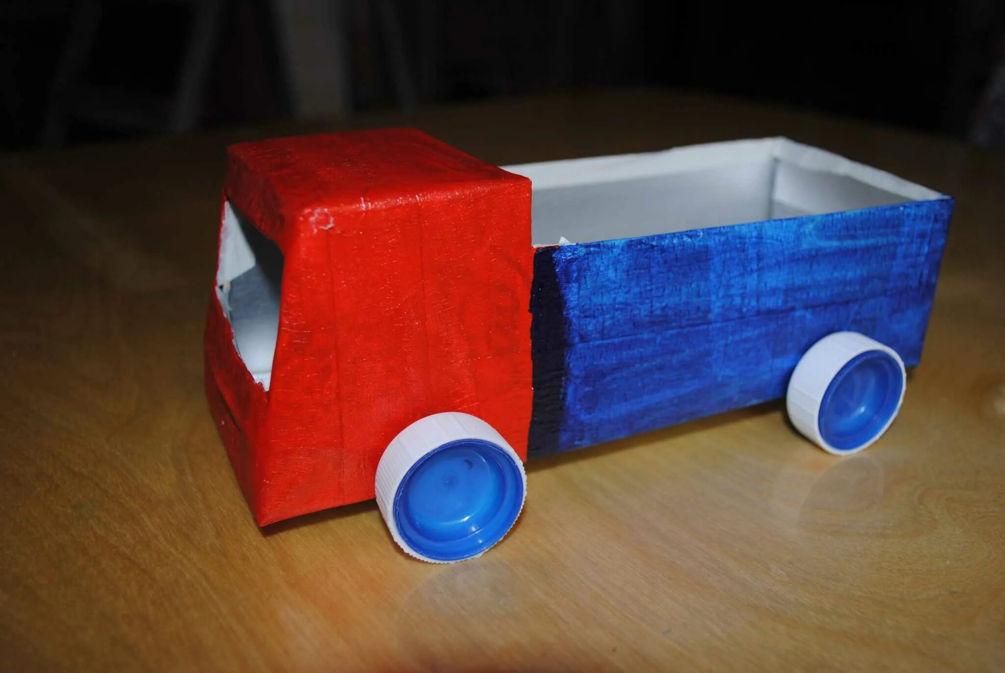 как сделать игрушки машинки. деревянная игрушка машинка. самодельная радиоуправляемая машинка. самодельные игрушечные машинки. самодельные машинки из дерева.