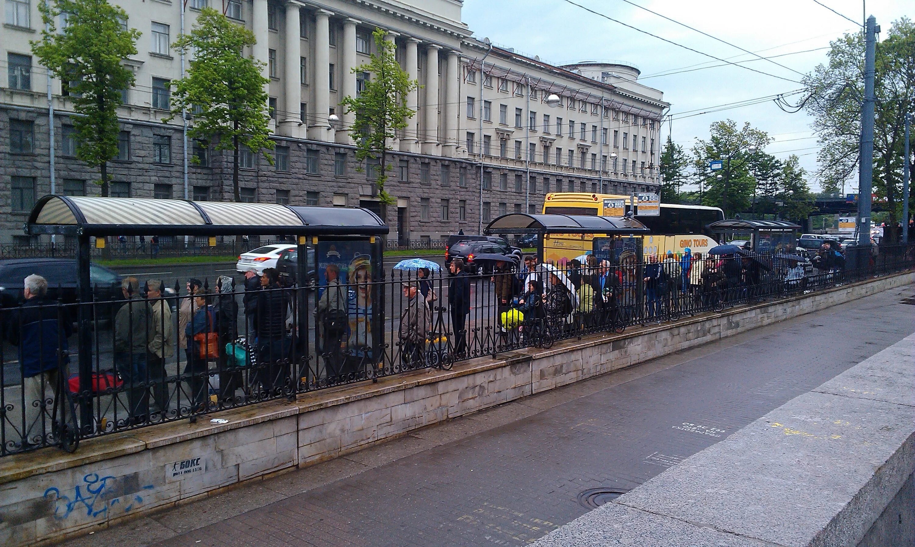 Ост спб. Станция черная речка Санкт-Петербург. Станция метро чёрная речка Санкт-Петербург. Питер метро черная речка. Станция метро черная речка СПБ.