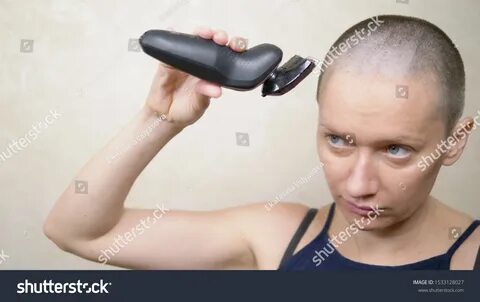 Без бритва девушка