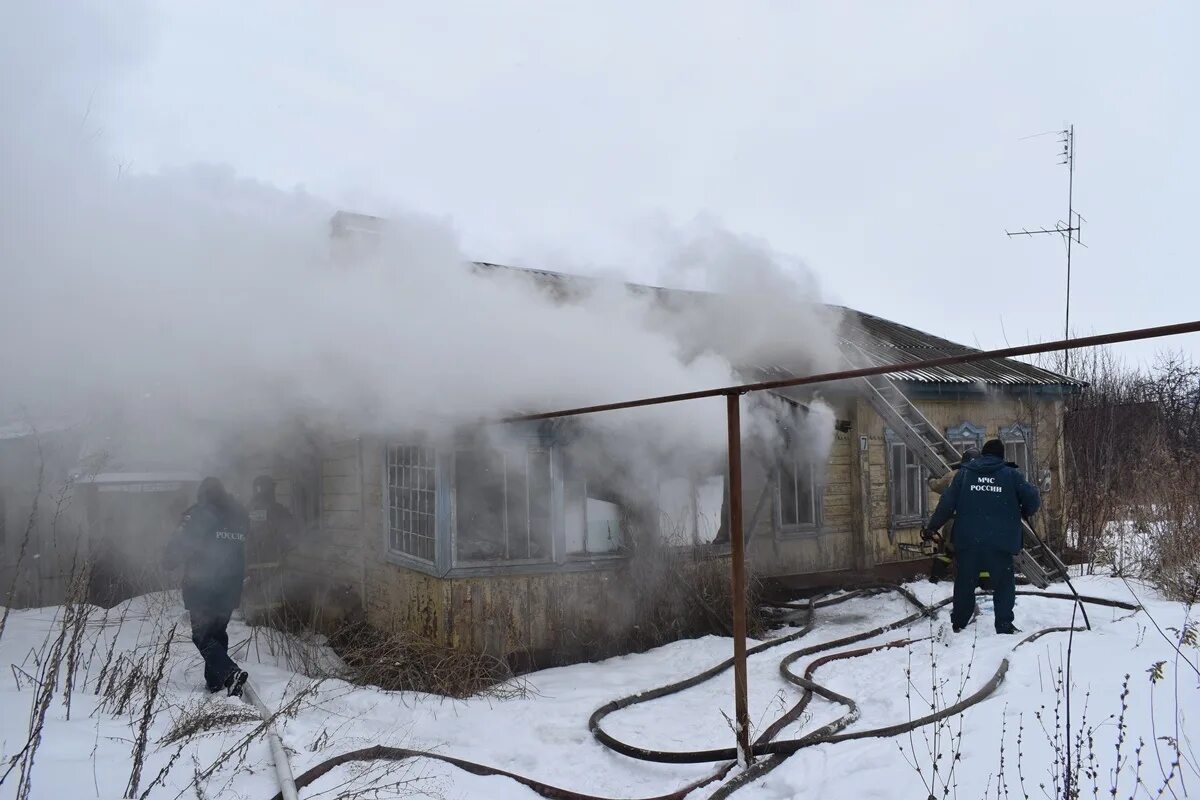 Погода в сараях рязанской области на 14. Пожар в коровнике. Пожар в сарае. Пожар в сараи Рязанской области. Пожар в р. п сараи.