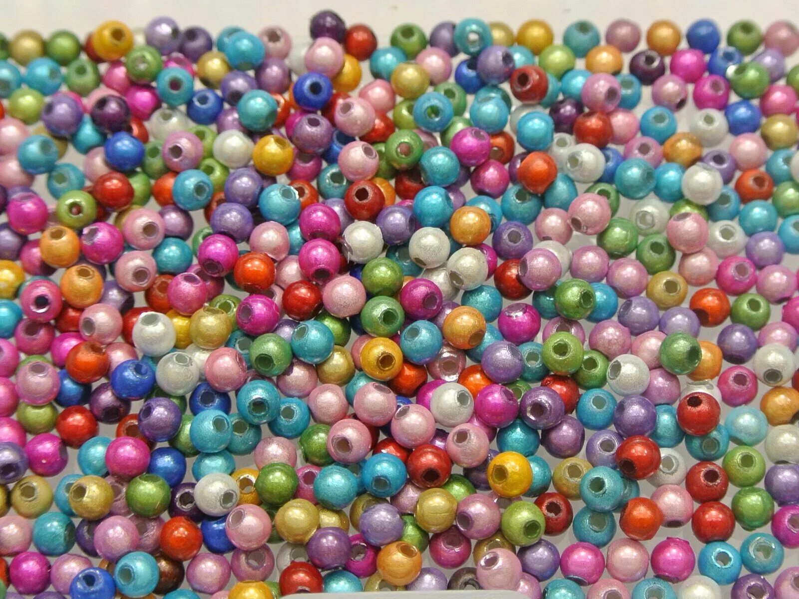 Бисер 4 мм. Miracle beads бусины 3d. смешанный бисер. изделия из акриловых бусин.