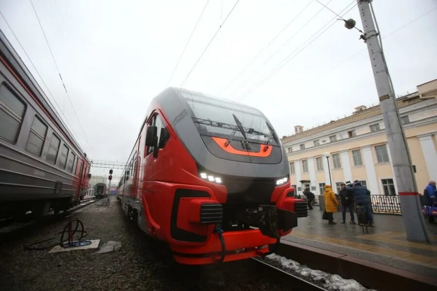 Поезд Орлан Челябинск Екатеринбург. Поезд Орлан Челябинск. Электричка Орлан Екатеринбург Челябинск. Орлан поезд Екатеринбург.