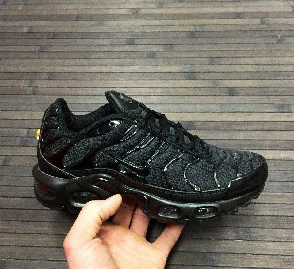 Найк тн макс. Nike Air Max TN. Nike Air Max TN Plus Black. Nike Air Max TN Black. Nike Air Max 95 TN Plus Black.