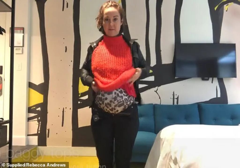 Современная беременная женщина. Беременная женщина вызывает скорую. Беременная. Беременность. Беременность фотографии красивые в кресле.