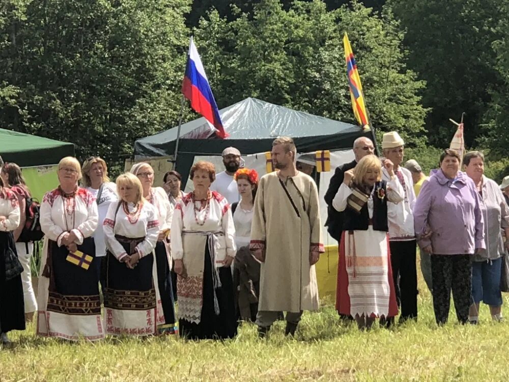 Павловский ручей монделево. Гатчина сойту 1. Ул сойту гатчина. Юханнус в ленинградской области. Участок 24 на 35.
