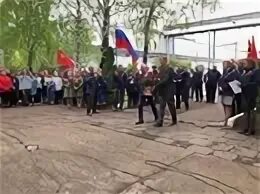 Выступление директора на митинге 9 мая текст. Митинг 9 мая. день победы возложение цветов. возложение цветов президентом. торжественный митинг 9 мая.