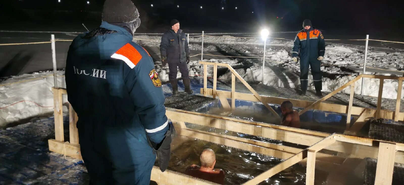 Крещение 2017 нижний новгород. Купания 2023. Крещенские купания. Купель на щелковском хуторе нижний новгород. Купели в нижнем новгороде на крещение 2024.