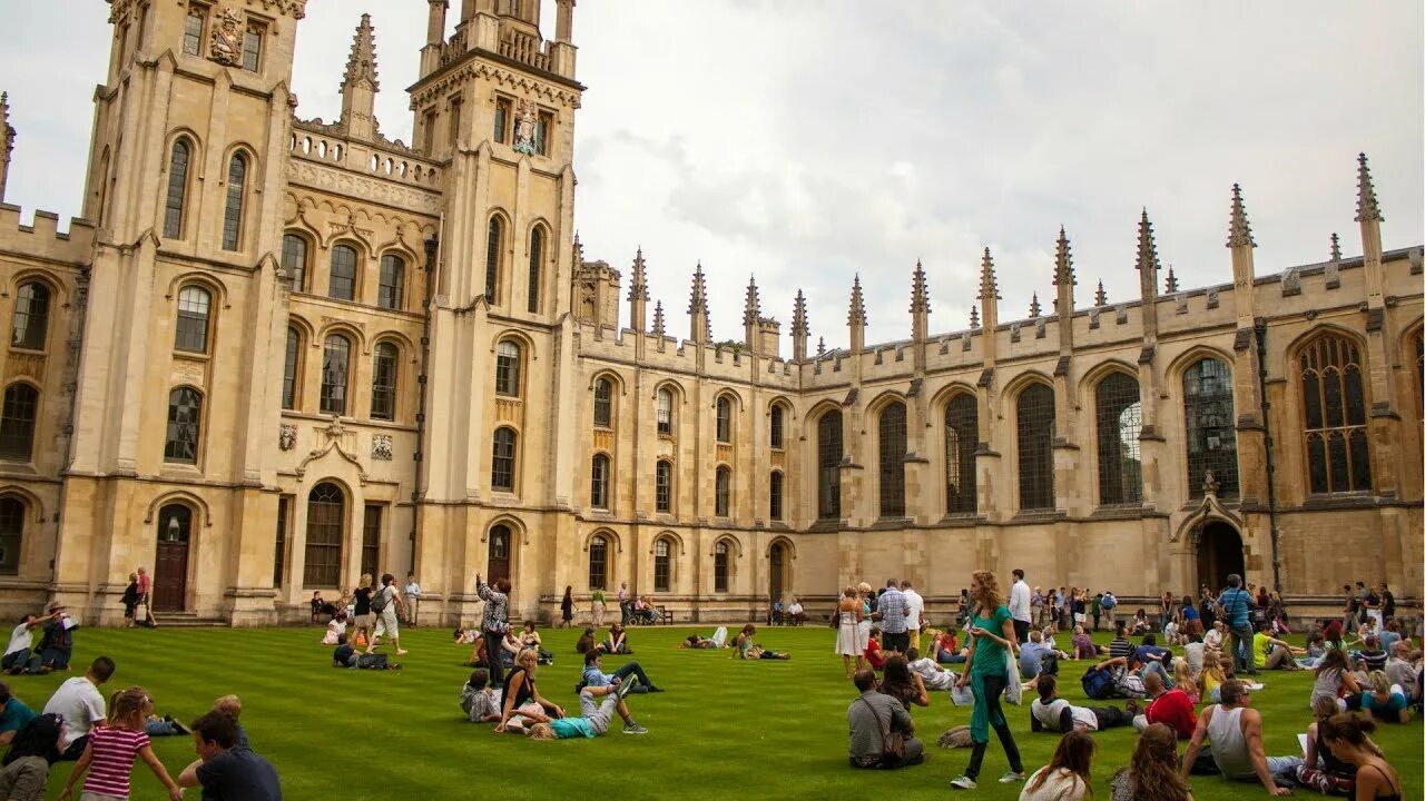 Students cambridge cambridge university. Оксфордский университет 1117. Оксфордский университет (University of Oxford), Великобритания. Оксфорд университет 1096. Оксфорд университет 2021.