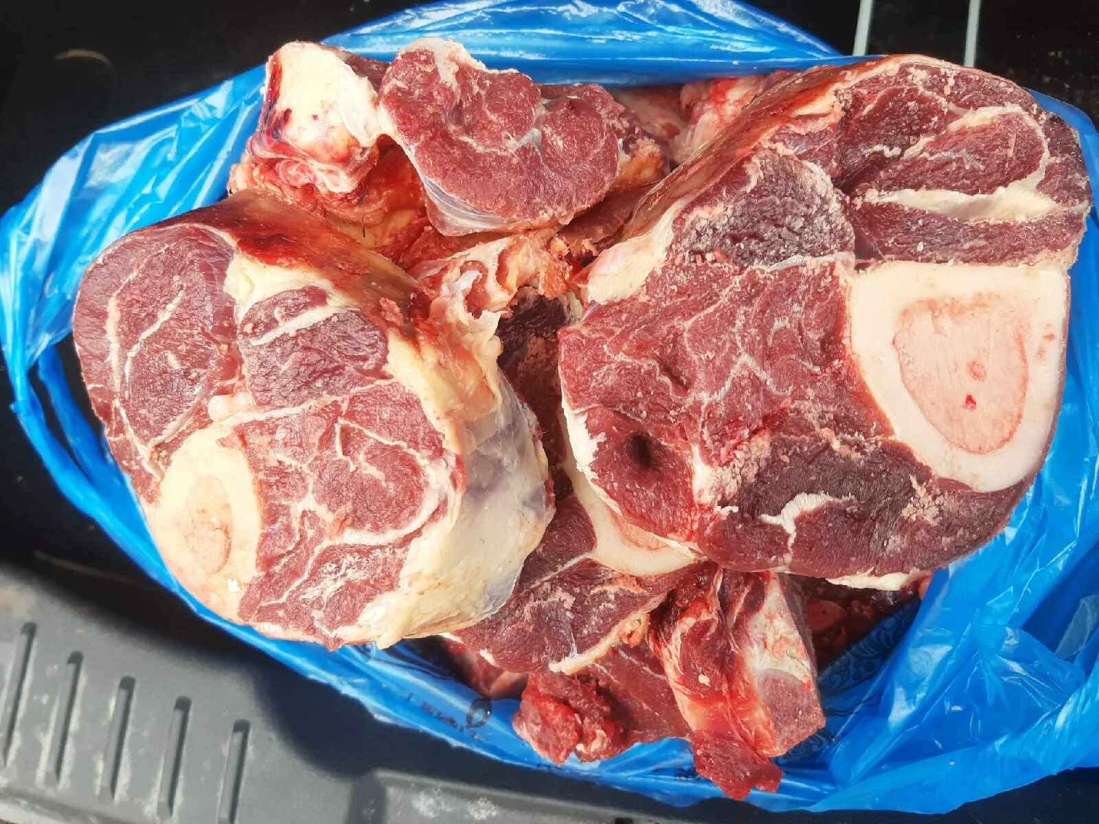 10 килограммов мяса. Мясо говядина. Мясо говядина передняя часть. Мясо мякоть говядина. Свежее мясо свинина.