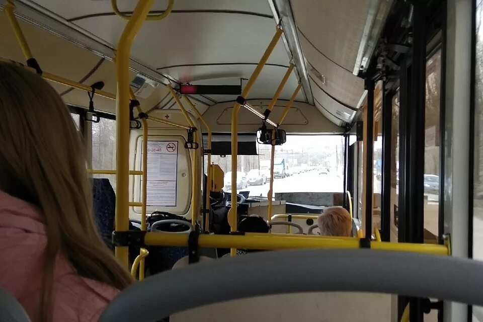 Будущее автобус Липецкий. Автобусная линия есть в Липецк. Внутри автобуса в движении фото. Г Липецк автобус внутри фото с людьми.