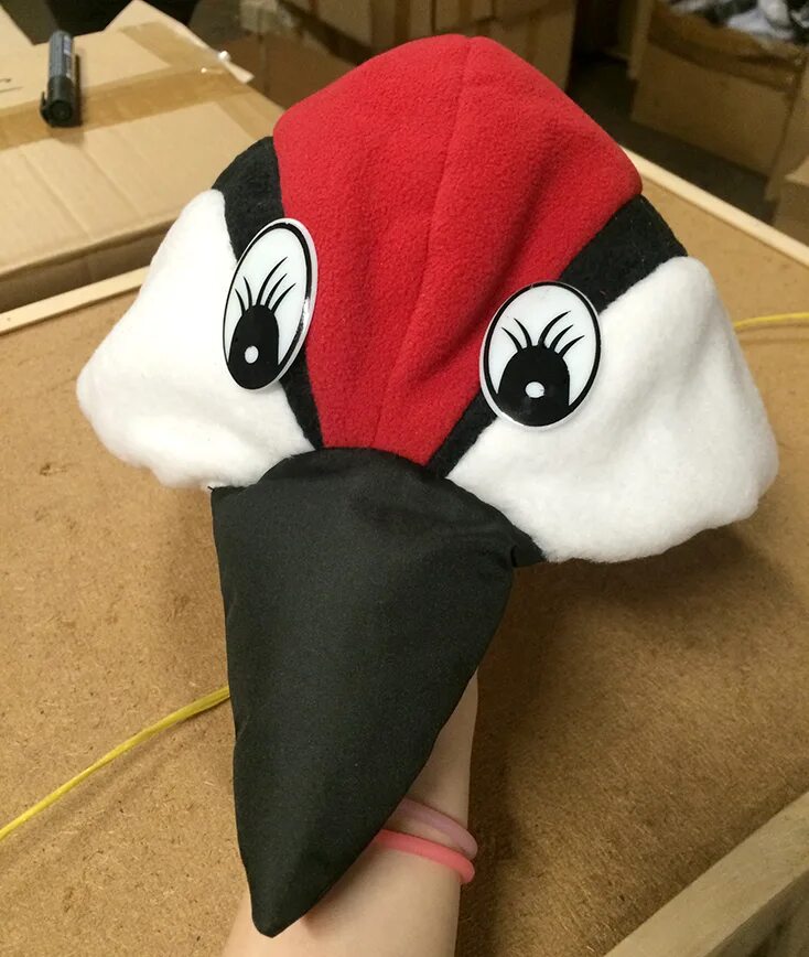 Дятел шапочка. Дятел желна. Дятел шапочка. Костюм дятла. Дятел шапочка.