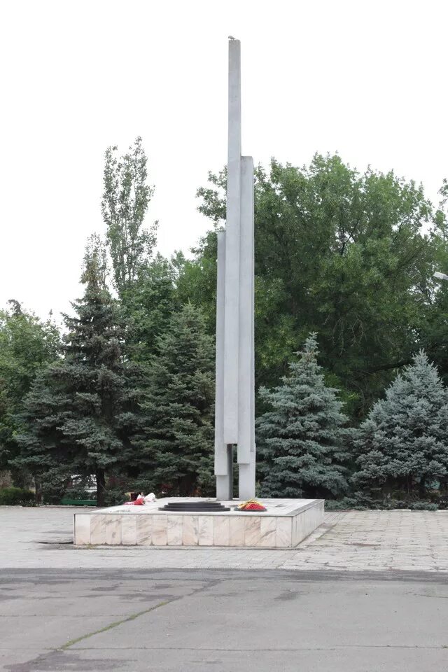 Памятники г константиновск ростовская область. Памятники г константиновск ростовская область. Памятники константиновска. Памятники константиновск. Константиновск набережная.