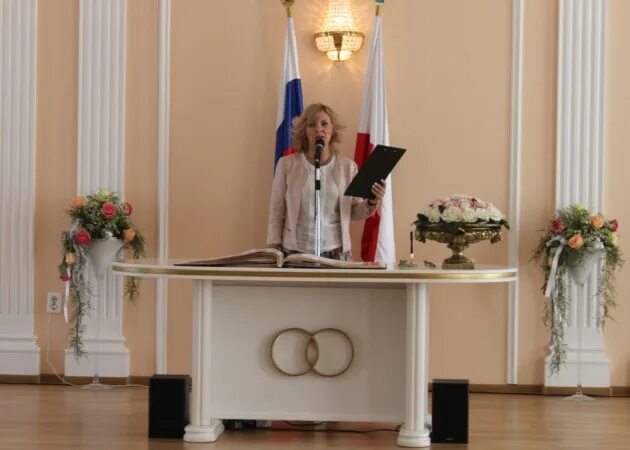 Загс горловка. Заведующая отделом загса. Загс буйнакск. Заведующая отделом загса. Загс фурманов.