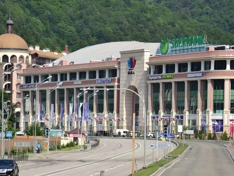 Эсто садок центр. Город горки красная Поляна Сбербанк. Город красная Поляна Краснодарский край. Горки Молл Эсто садок.