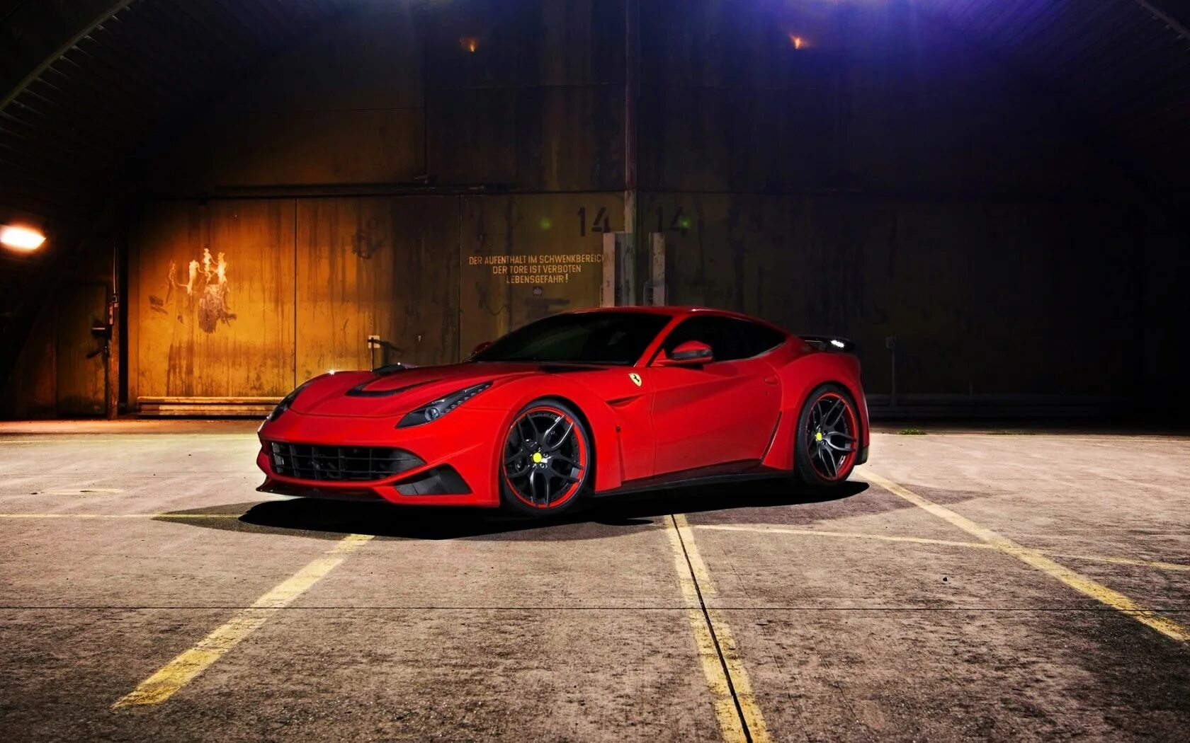 Обои ferrari. Феррари ф12. Ferrari f12 Berlinetta Novitec. Феррари ф12 черная. Ferrari Novitec красная.