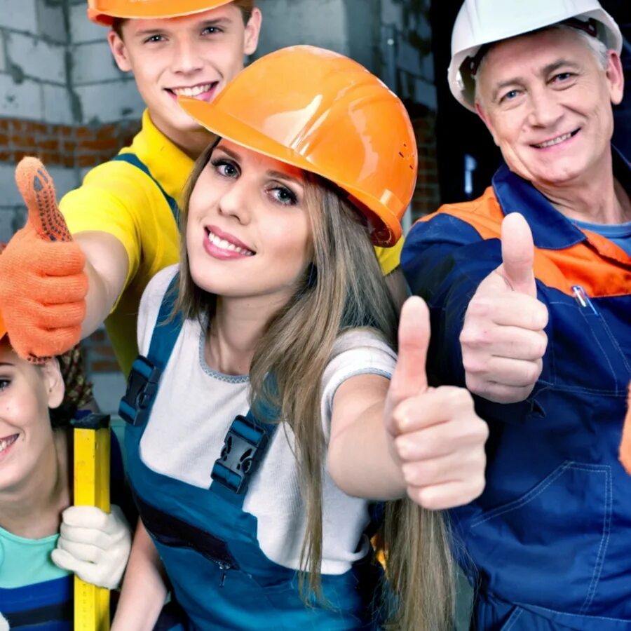 Посредник ищет строителей. Разнорабочие. Объявление о поиске строителей. Каска строителя. Строительные работы.