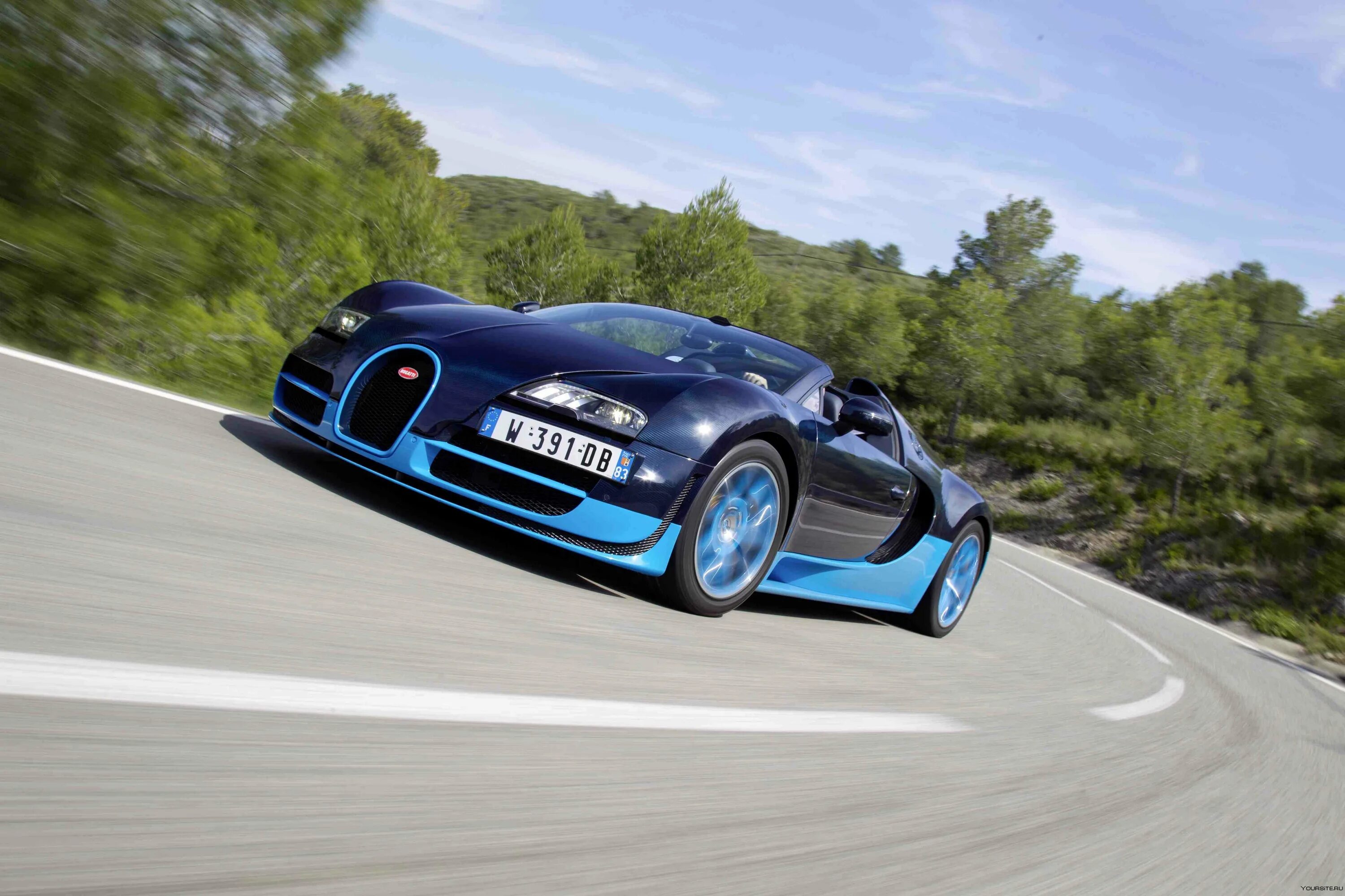 Машина быстрее бугатти. Бугатти Бугатти Вейрон. Bugatti Veyron 16.4 Grand Sport Vitesse. Bugatti Veyron 16.4. Гиперкар Бугатти Вейрон.