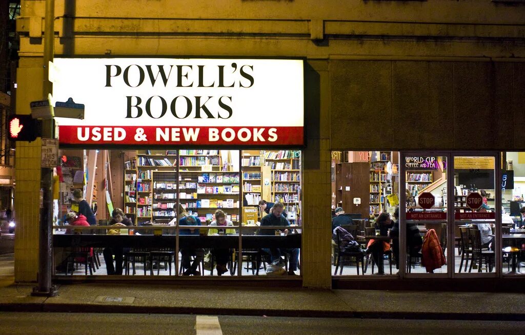 S books. Книжный магазин Пауэлла. Powell's books. Powell’s City of books. Powell’s book Store in Portland, Oregon.