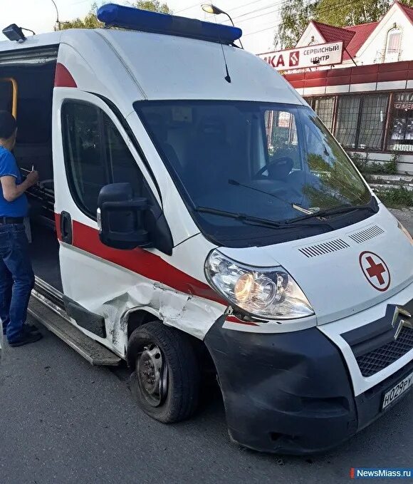 Скорая миасс телефон. Диспетчер скорой помощи. Неотложка челябинск. Миасс станция скорой помощи. Смп г миасс.