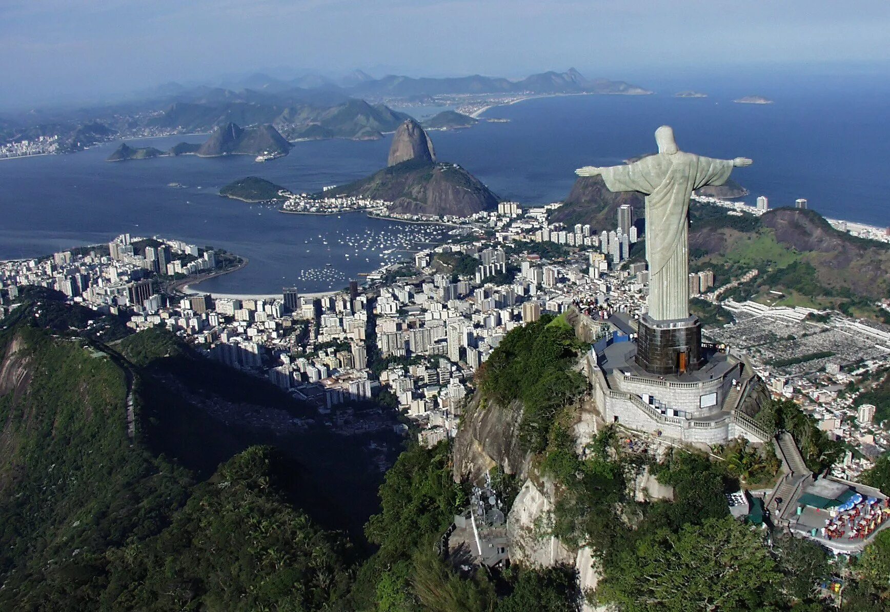 Country brazil. Рио-де-Жанейро (город в Бразилии). Статуя Христа-Искупителя Бразилия. Южная Америка Рио де Жанейро. Бразилия Рио дажанейро.