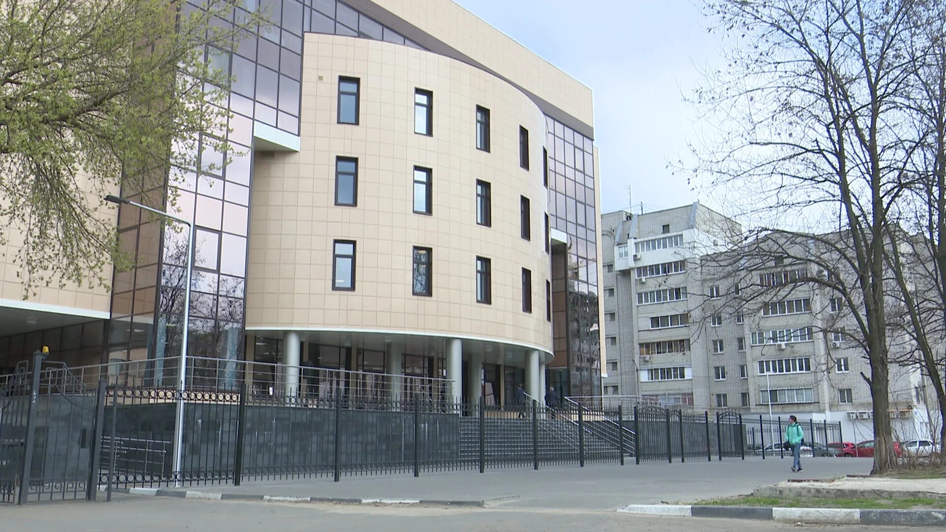 Здание нгу новосибирск. Нгу академгородок. Новый корпус университета. Кампус нгу новосибирск. Академгородок университет.