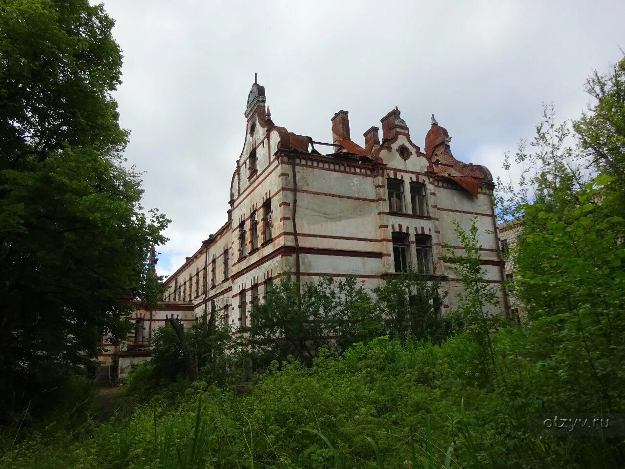 Больница сортавала. Замок в Карелии. Сортавала больница. Больница Сортавала 40. Замки в Карелии фото.