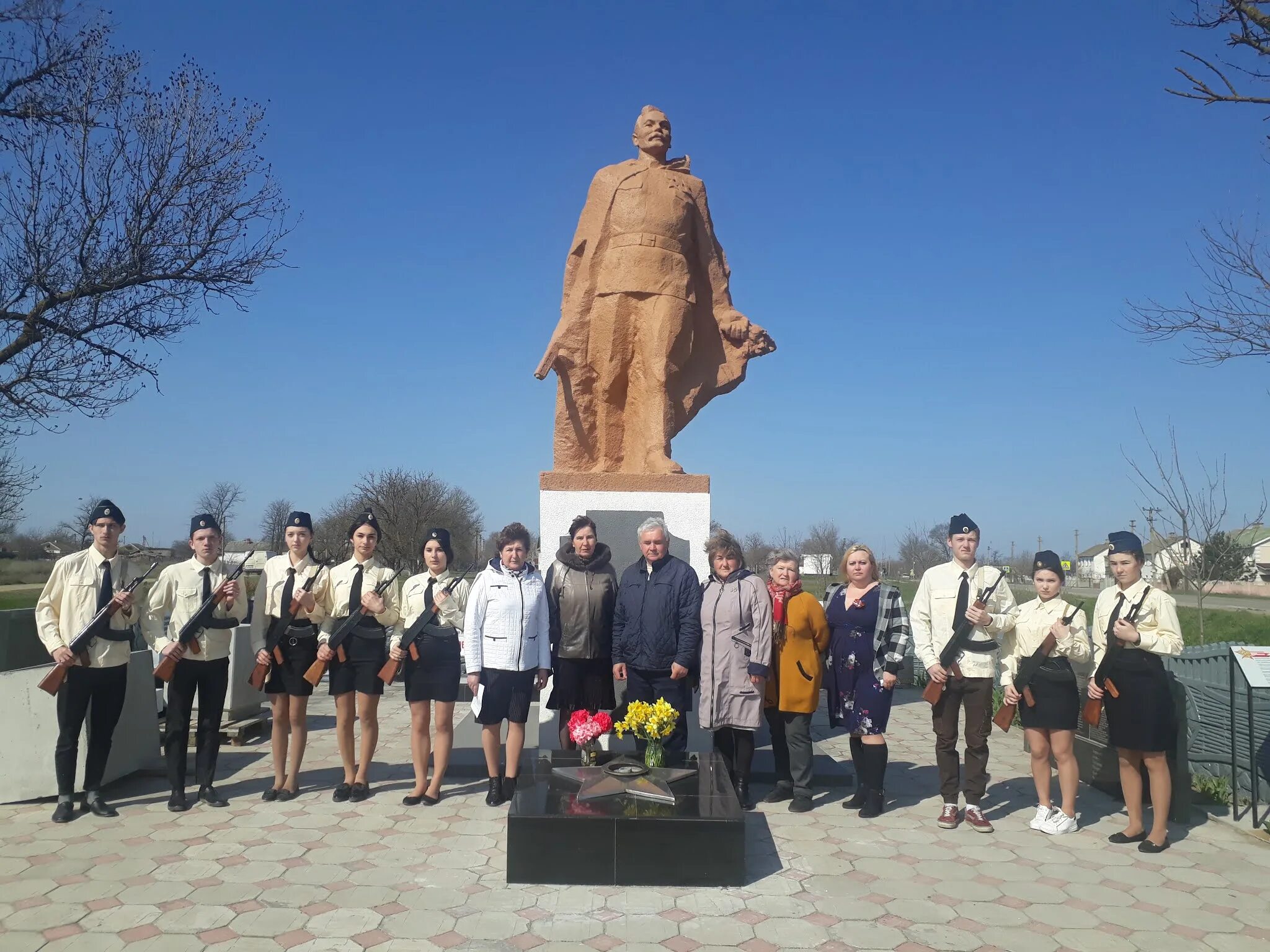 Погода в джанкое на 10 дней крым. Село Новокрымское Джанкойский район. Новокрымский дом культуры Джанкойский район. День освобождения Джанкоя и Джанкойского района. День освобождения Джанкоя от немецко-фашистских.