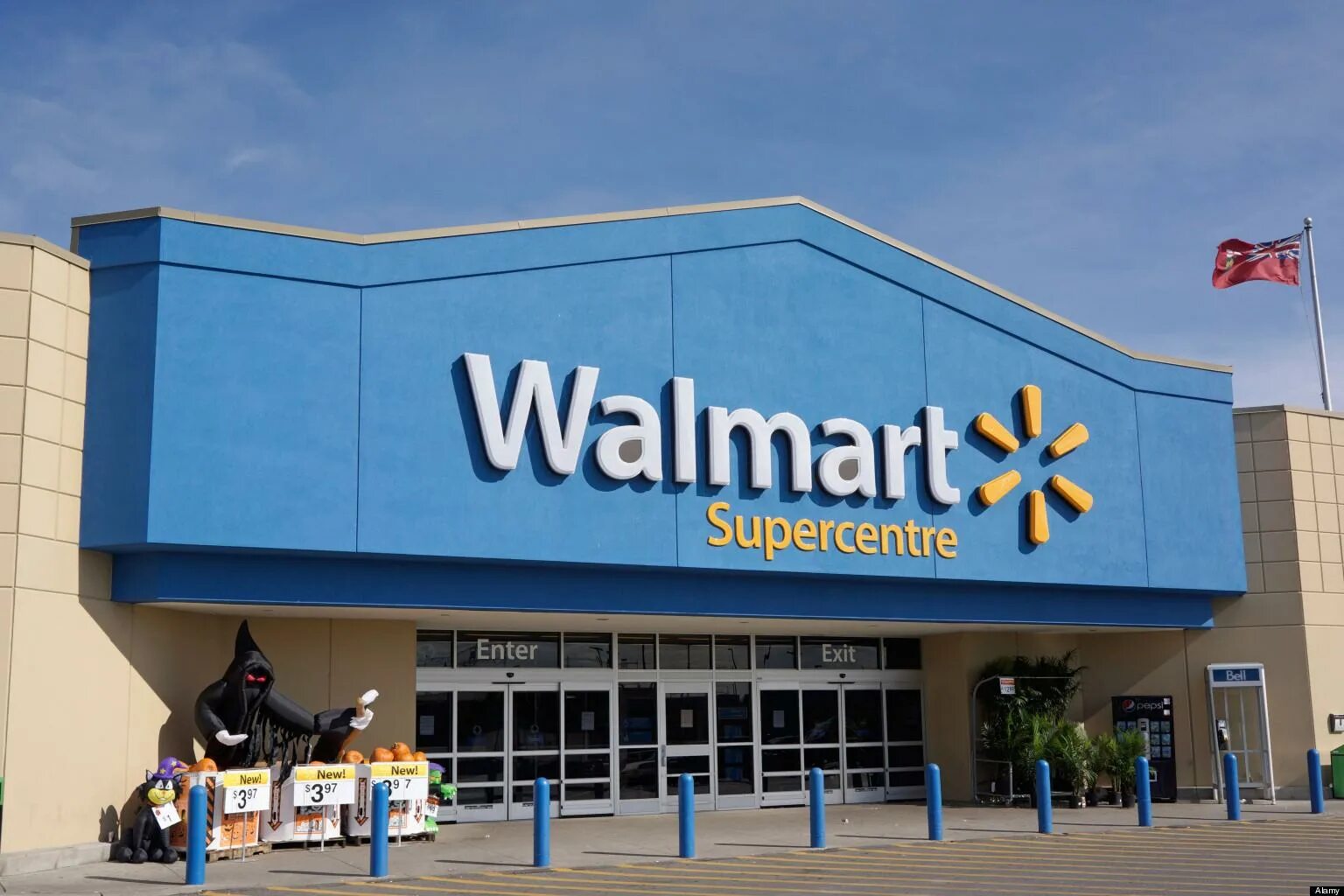 Компания store. Лос Анджелес Волмарт. Walmart магазин в США. Wal-Mart Stores компания. Walmart в Германии.