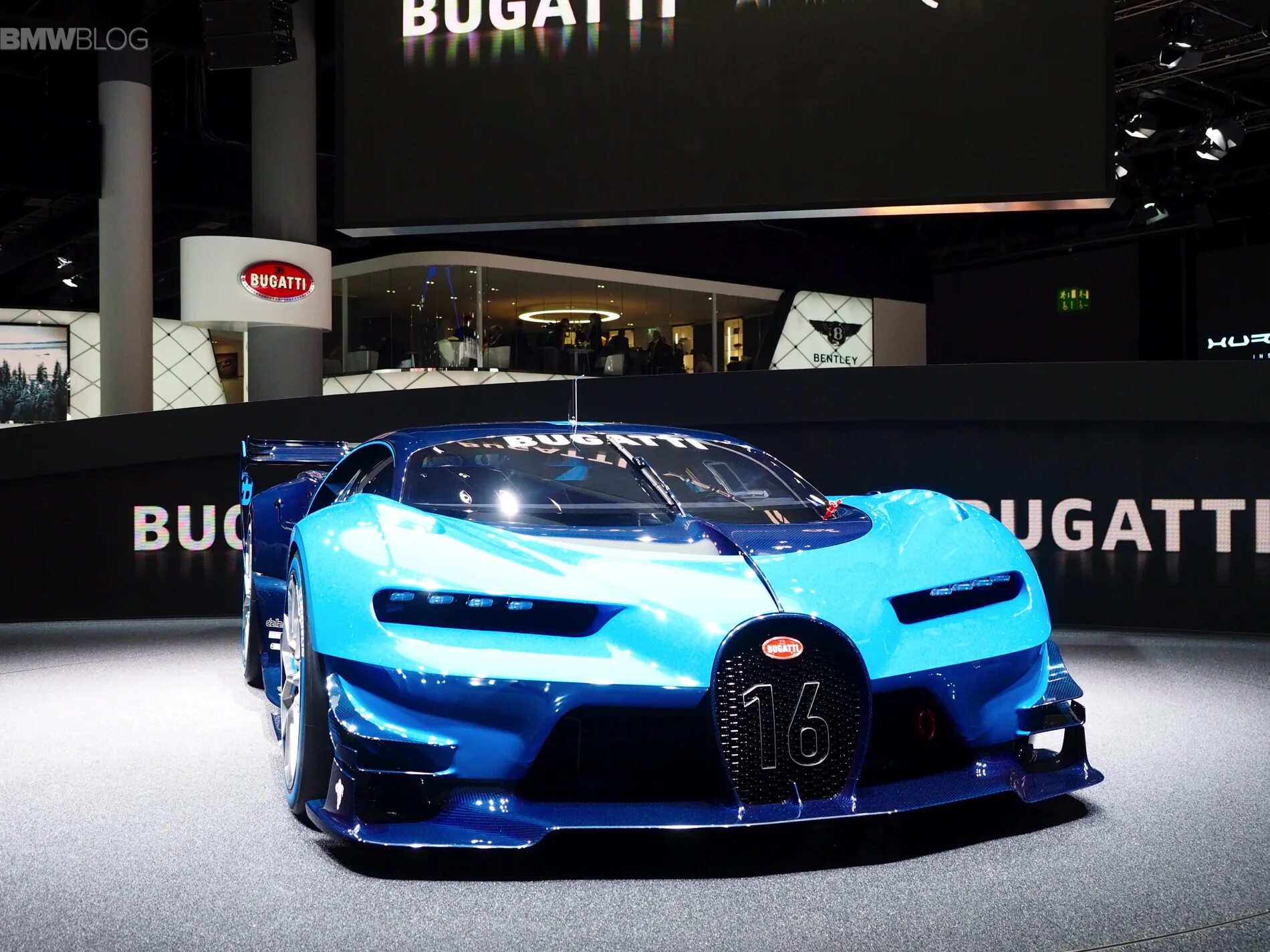 Bugatti chiron скорость. Бугатти ЧИРОН диво. Bugatti Vision Gran Turismo. Бугатти дива скорость. Бугатти диво Макс скорость.