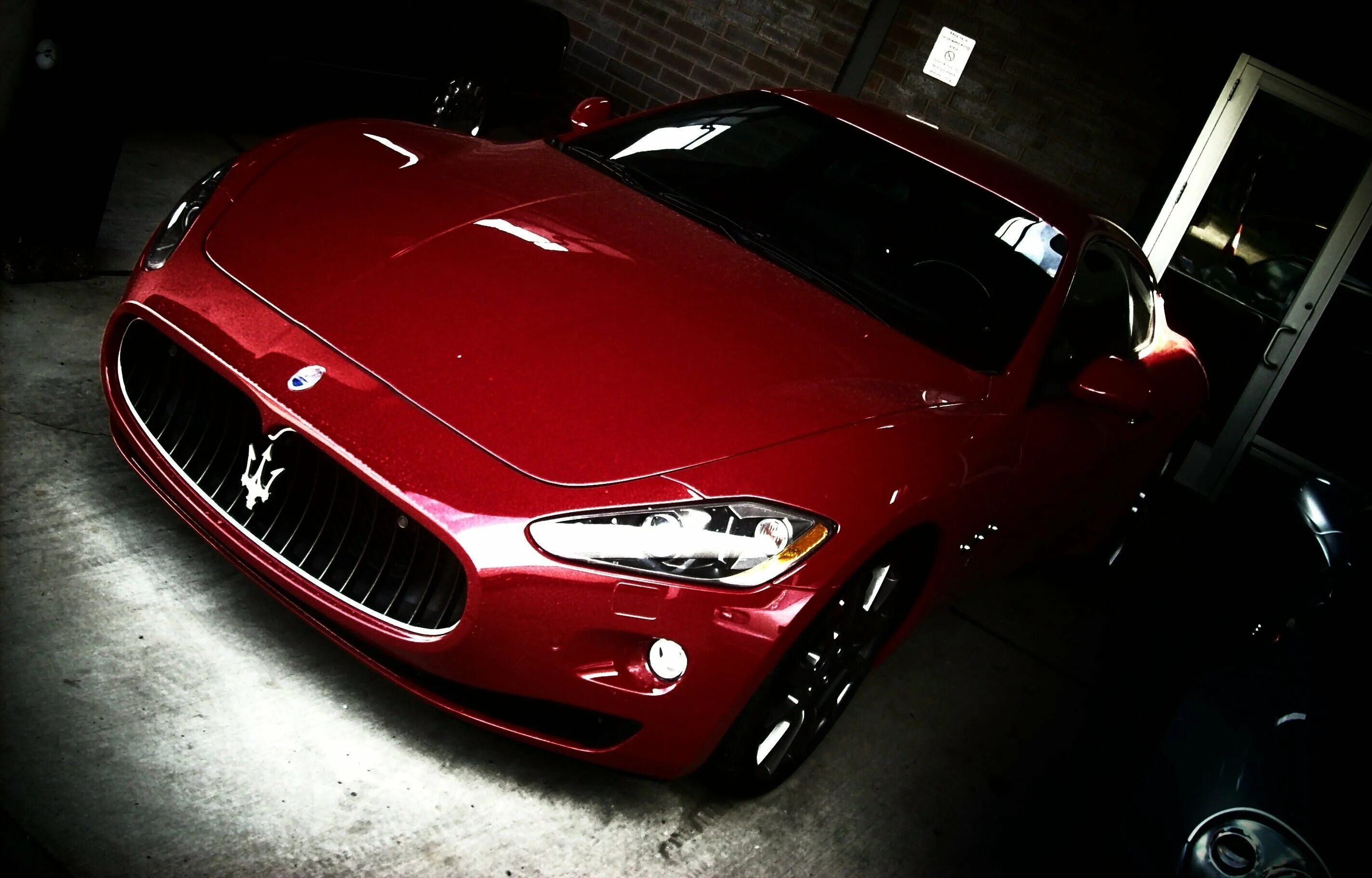 Maserati GRANTURISMO красный. Maserati Gran Turismo Red. Мазерати бордовая. Maserati Gran Turismo красная. Красная машина телефон