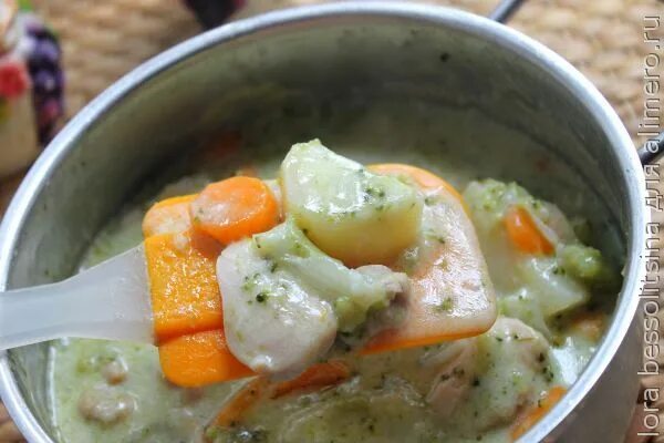 Рагу из белой телятины. Chicken cooking. Veal blanquette. Рагу в белом соусе буквы. Бланкет из телятины.