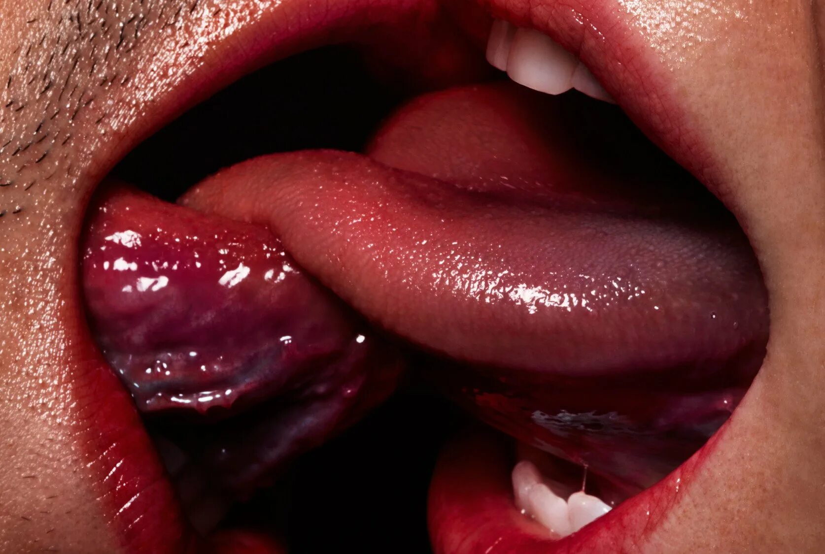 Французский поцелуй. Страстный язык. Поцелуй с языком. Поцелуй в губы. Удовлетворение языком