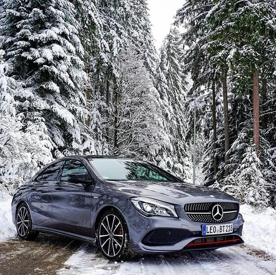 Мерседес 63 амг зима. Мерседес е200 амг зимой. Мерседес е63 амг зимой. Mercedes зима. Мерседес амг 63 зимой.